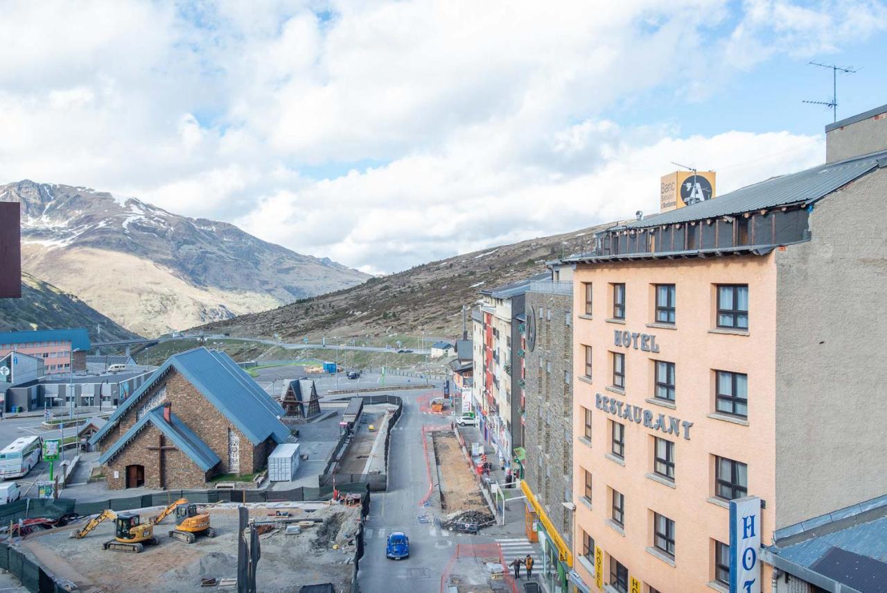 Apartamentos Vaquers Mikka 3000 Pas De La Casa Luaran gambar